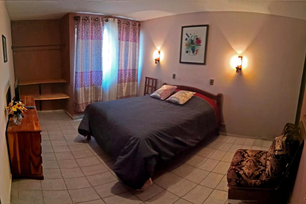 Casa Discreta Bed & Breakfast Cochabamba Exterior photo
